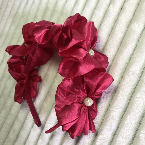 Cintillo De Flores Rojas Con Perlas Para Damas Y Niñas 
