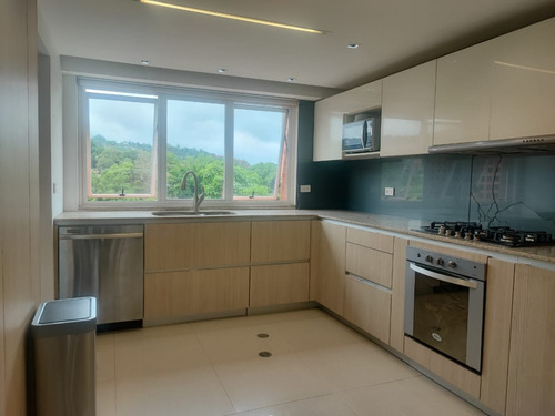Townhouse En Venta 250m2 En Urb. Hatillo Tepuy La Unión El Hatillo