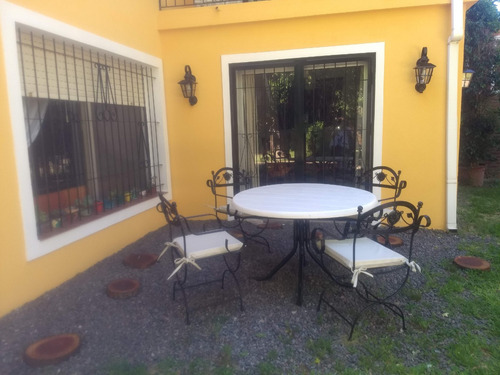 Casa Chalet 7 Ambientes En Parque Leloir Dueño Vende. Con Gran Parque Arbolado , Pileta Y Parrilla