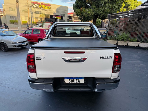 Toyota Picape Cabine Dupla Toyota Hilux Cabine Dupla 2.7 SR CD 4x2 (Flex) (Aut)