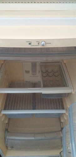 Imagem 4 de 4 de Geladeira Brastemp Frost Free Único Dono Com Manual