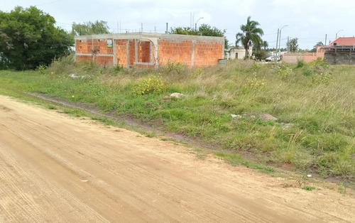 Inmobiliaria Costa Azul Vende Casa A Terminar En Una Excelente Zona De Rocha.