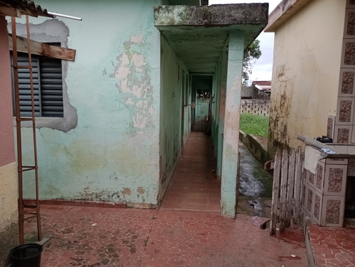Terreno Grande Com 2 Casas E Uma Edícula!!