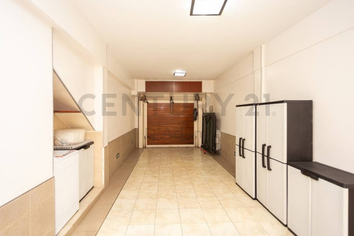 Imagen 11 de 30 de Venta Casa 3 Plantas + Altillo En Coghlan (dos Cocheras) 200 M2 Totales