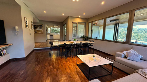 Venta/ Permuta Casa 4 Dormis Y Comodín En Funes Hills San Marino
