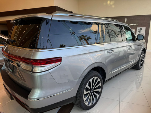 Lincoln Navigator L 2024