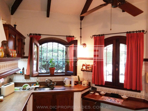 Residencia Estilo Provenzal Sobre Cul De Sac. Ápto Crédito/acepta Depto En Pte De Pago.venta Urgente