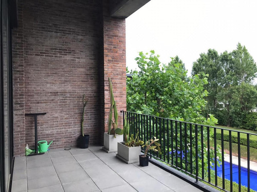 Imagen 10 de 15 de Oficina 2 Amb En Condominio San Isidro Loft, Pileta, 2 Cocheras, Seguridad