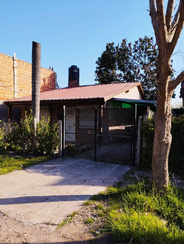 Venta Casa En De Vicenzo Grande Pilar