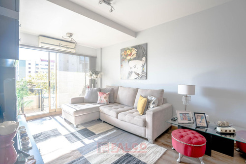 Departamento En Flores - 4 Ambientes - Frente - Balcon - Impecable