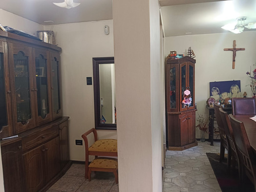 Venta De Exclusiva Residencia En Los Lirios, Collao: Comodi