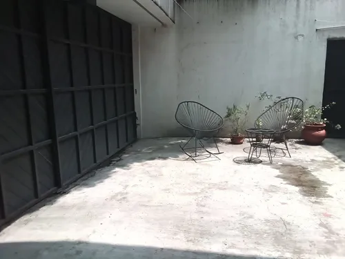 Casa Para Remodelar Con Amplios Espacios En Las Aguilas