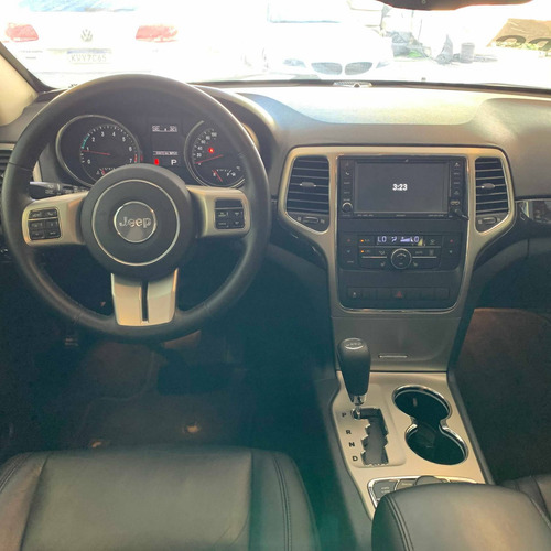 Jeep Grand Cherokee 3.6 Laredo 4x4 V6 24v Gasolina 4p