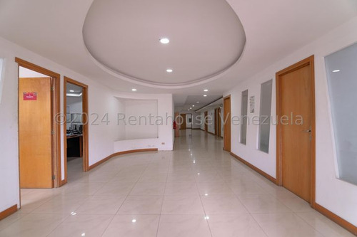 Edificio Comercial En Venta Mls #24-17255