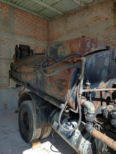 Imagem 2 de 11 de Tanque Para Caminhão De Pavimentação Piche