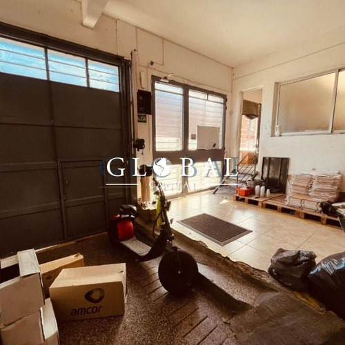 Imagen 2 de 14 de Se Vende Local Comercial Con Depósito Y Showroom En Pocitos.