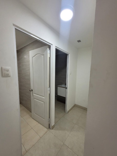 Local Comercial En Arriendo, Piso 2, En Av. Francisco Bilbao