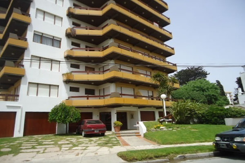 Imagen 1 de 13 de Depto Zona Centro 2 Ambientes 8vo Piso Garage Vista Al Mar Desde El Balcón Quincho De Uso Común En El Último Piso