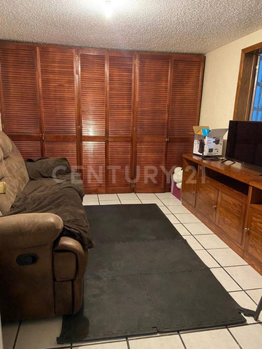 - Se Vende Casa En Calle Chapultepec En Cd. Cuauhtemoc, Chih.
