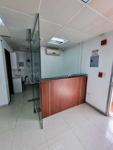 Imagen 6 de 10 de Se Alquila Centro Odontologico 800m2 - 3b La Guaira
