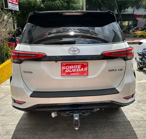 Toyota Fortuner Srx 4.0l Gasolina Blindaje 2plus At Mod 2022