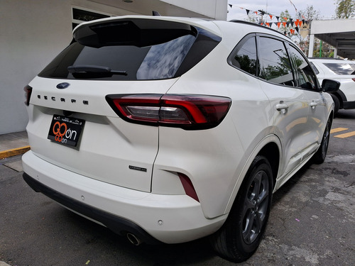 Ford Escape 2.5 St-Line Select Hev