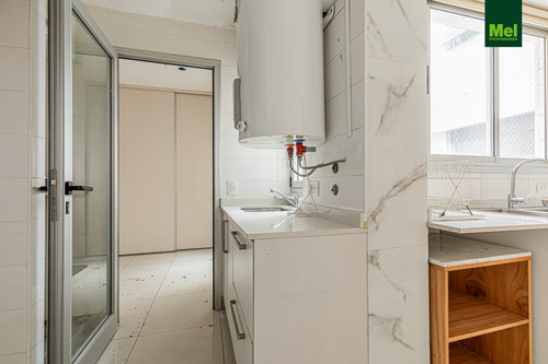 Excelente 3 Ambientes Con Dependencia Y Balcon Al Frente