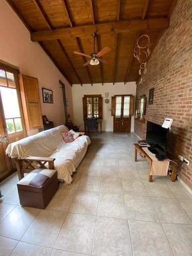 Imagen 6 de 9 de Venta- Impecable Casa 2 Habitaciones Con Jardín!