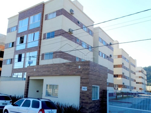 Imagem 1 de 10 de Apartamentos - Ref: V682
