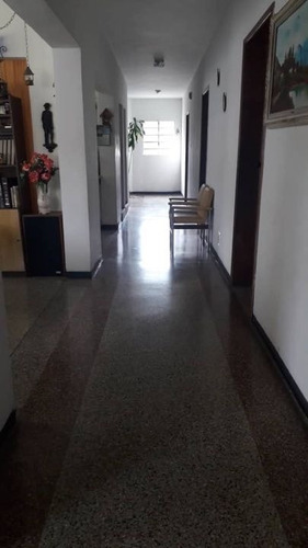 Imagen 2 de 10 de Alquilo Casa 346m2 4h/2b/0p El Hatillo 6368