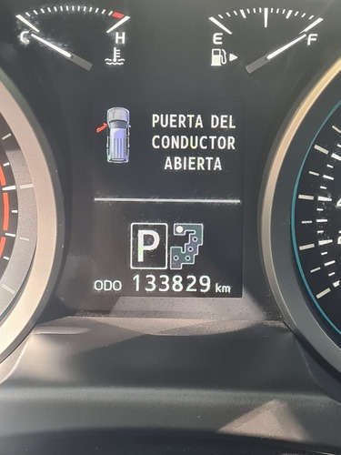 Imagen 4 de 11 de Toyota Land Cruiser 2013 4.5 200 Vx 265cv At W/floormat