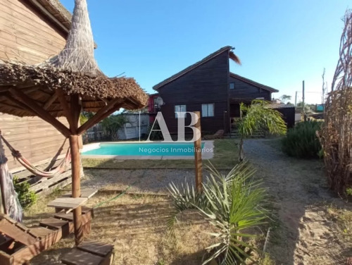 Complejo De Cabañas En Barrio Rivero - Punta Del Diablo