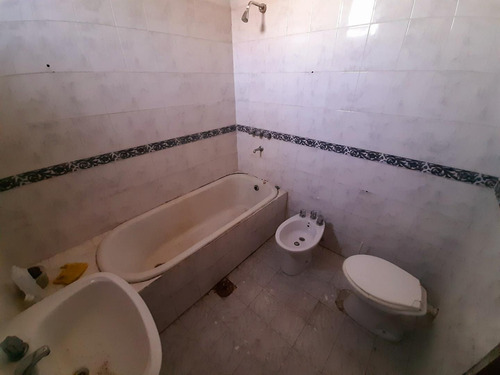 Imagen 8 de 21 de Casa De 3 Dormitorios Con Patio En Pasaje Echevarria 542