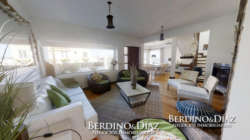 Moderna Residencia En La Posta Del Cangrejo- Ref: 640
