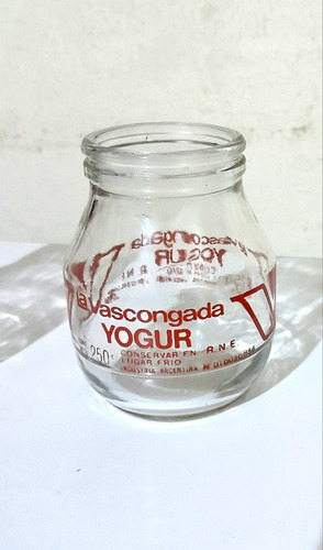 La Vascongada. Lote De 2 Antiguos Frascos De Yogur. (Usado)