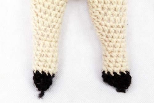 Imagen 2 de 6 de Muñeca Textil De Lana, Aripo