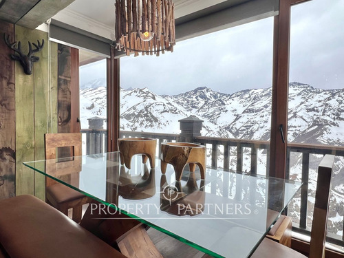 Valle Nevado, Remodelado, Amplio Y Luminoso Con Ma...