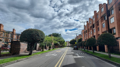 Acogedor Apartamento En Conjunto Cerrado Muy Tranquilo Y Seguro.