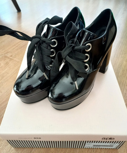 Zapatos De Cuero Vacuno Apie Negro 36 (Usado)