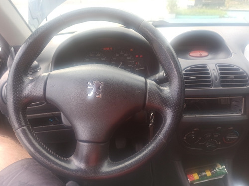 Imagem 10 de 12 de Peugeot 206 2008 1.4 Presence Flex 5p