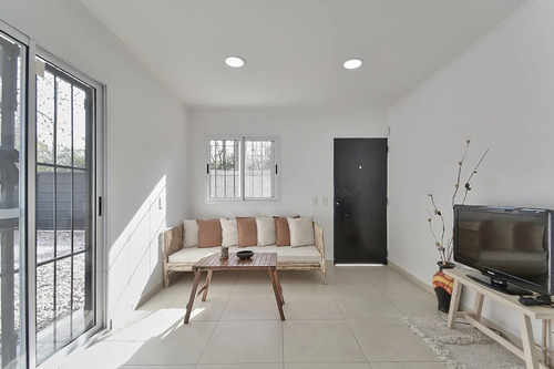 Imagen 11 de 16 de Alquiler Casa Quinta Semana, Quincena Disponible A Partir De Marzo, Semana Santa, Carnaval Zona Oeste, Pileta, Parrilla, Parque, No Apto Eventos, Juego/casita De Niños, Wifi Cerca Acceso Oeste