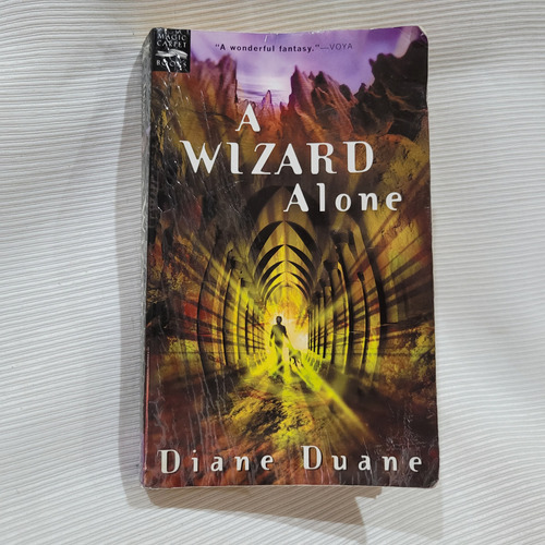 A Wizard Alone Diane Duane Magic Carpet En Ingles