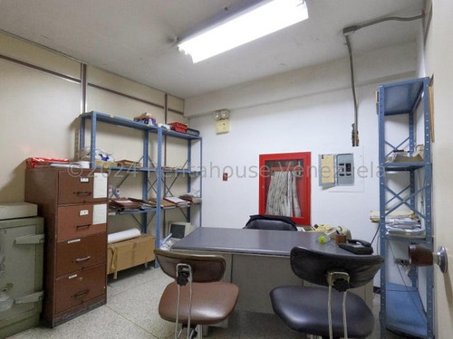 #*25-18137 Este Edificio De Cinco Niveles, Ubicado En El Centro Histórico Y Comercial De La Ciudad, Está Disponible En Alquiler, Barquisimeto, Lara. Adelaida Armeya