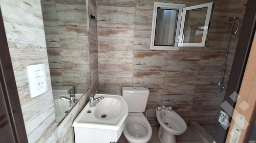 En Venta, Tráiler Habitacional A Estrenar, B° Los Patos, Plottier.