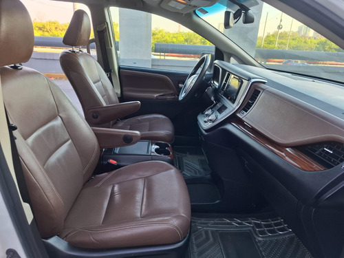 Toyota Sienna 3.5 Limited At