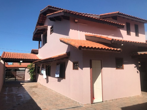 Excelente, Lindo E Bem Localizado, Sobrado 3 Dormitórios À 200 Metros Do Mar Em Itanhaém, Litoral Sul. $ 700.000 Financia