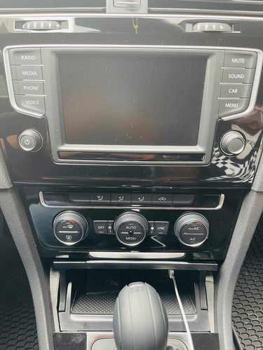 Imagen 10 de 14 de Volkswagen Golf 2016 1.4 Highline At