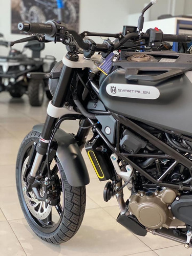 Imagen 14 de 17 de Husqvarna Svartpilen 200 0km 2023