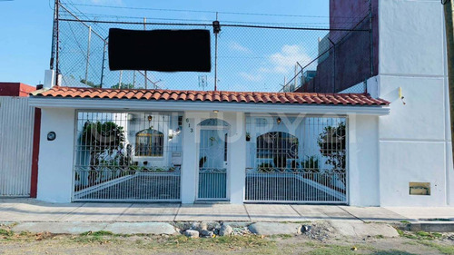 Casa En Venta En Tecomán Colima