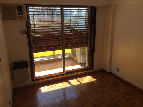 Imagen 4 de 14 de Semipiso 4 Ambientes. Impecable. Balcón Frente Muy Luminoso.